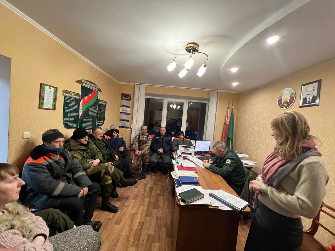 Начальник планово-экономического отдела лесхоза Екатерина Ширко встретилась с коллективом Альбертинского лесничества.